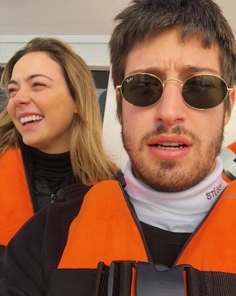 Carol Dantas e namorado embarcam em viagem romântica ao Chile