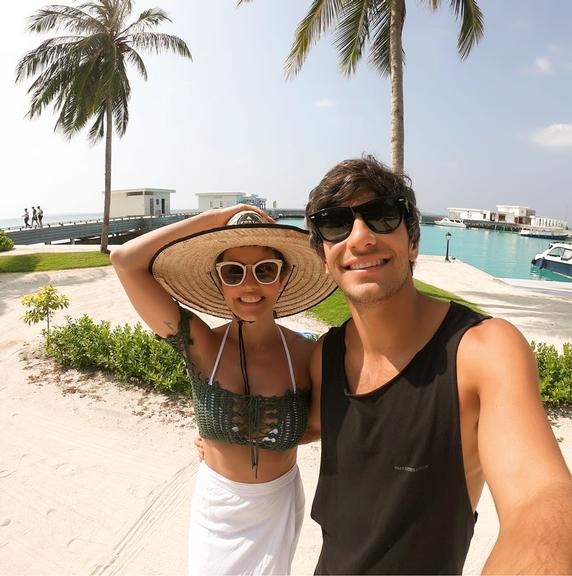 Deborah Secco e Hugo Moura abrem álbum de viagem às Ilhas Maldivas
