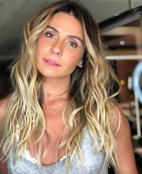 Giovanna Antonelli muda o visual e aposta em mega hair