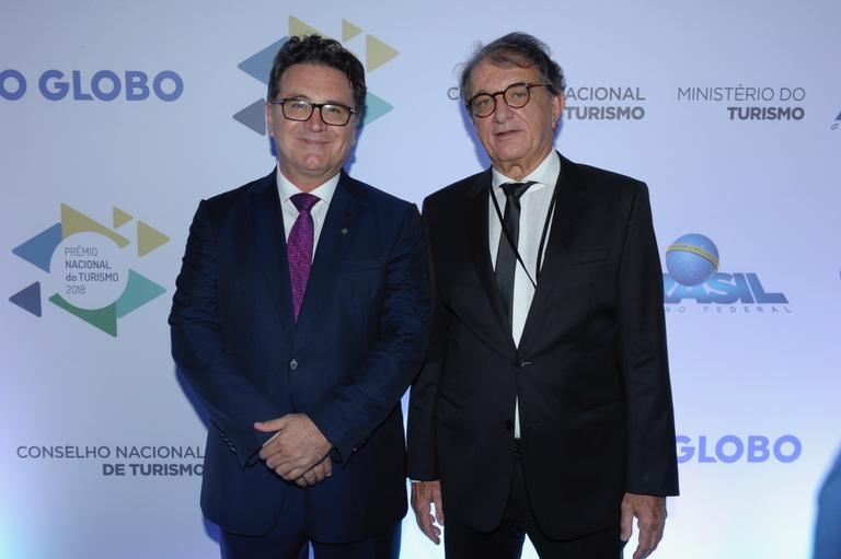Ministro Vinicius Lummertz ao lado do secretário de Turismo do Ceará, Arialdo Pinho, no Prêmio de Turismo