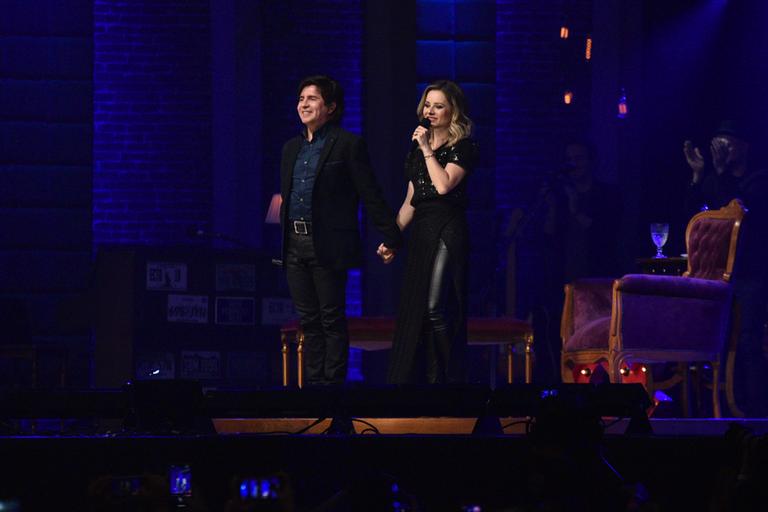 Sandy e Xororó cantam juntos durante show em São Paulo