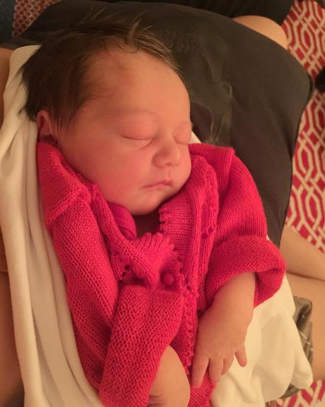 Aline Fanju dá à luz sua primeira filha, Teresa