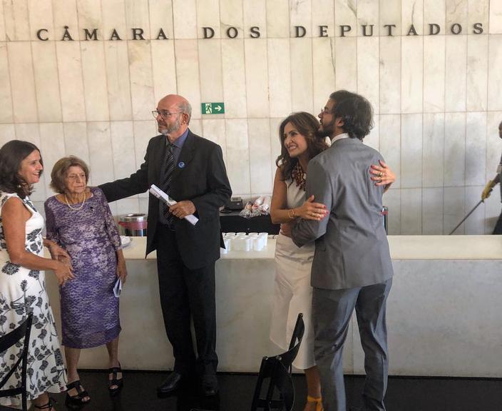 Fátima Bernardes prestigia posse de Túlio Gadêlha como deputado 