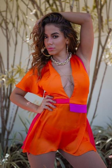 Anitta se veste de Beyoncé para o Carnaval em Recife