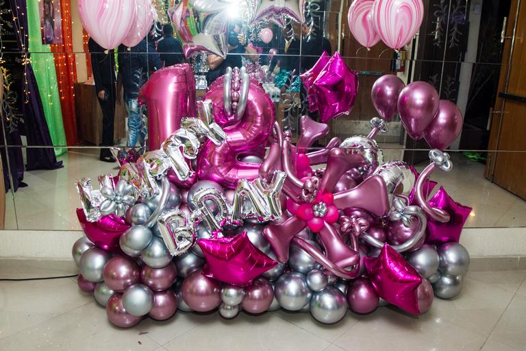 MC Melody promove festão para comemorar aniversário
