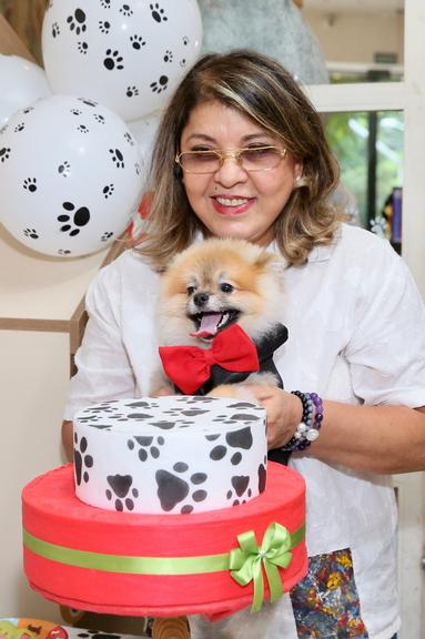 Roberta Miranda celebra aniversário do seu cãozinho com festa luxuosa