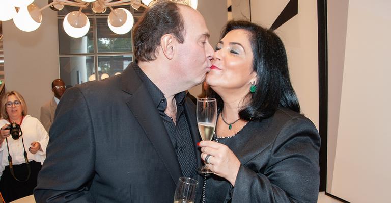 O beijo de Eduardo e Fernanda Dunelli sela mais um sucesso do casal