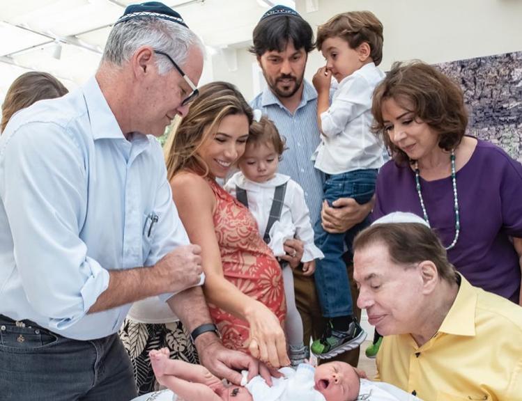 Silvio Santos celebra circuncisão do neto Senor