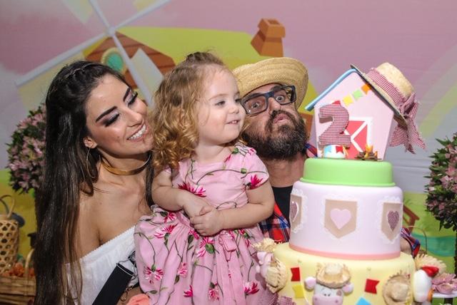 Sertanejo Hudson promove festão para o aniversario da filha
