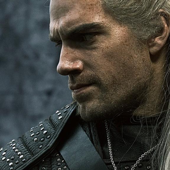 Netflix divulga primeiras imagens de “The Witcher”, série com Henry Cavill