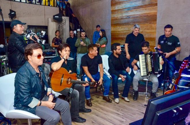 Sertanejos fazem primeiro ensaio do retorno da turnê 'Amigos'