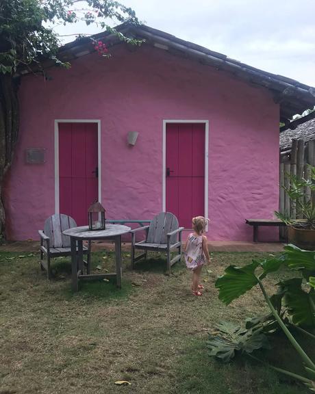 Eliana mostra viagem com a família em Trancoso na Bahia