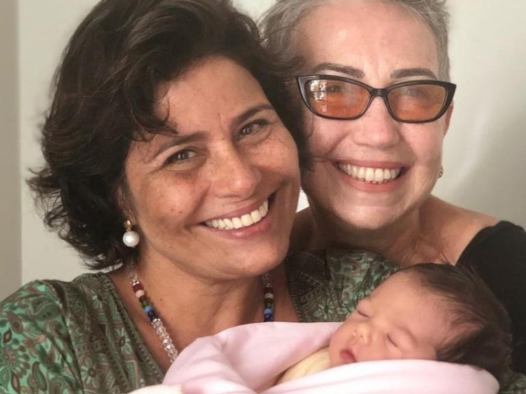Mãe de Rafael Vitti posta homenagem emocionante para a neta Clara Maria
