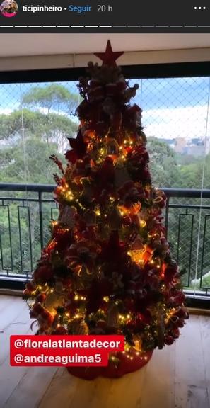 Ticiane Pinheiro mostra decoração da árvore de Natal
