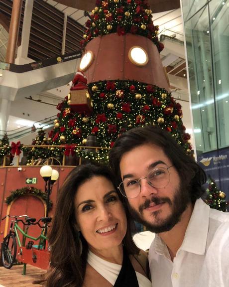 Fátima Bernardes comemora mais um Natal com Túlio Gadelha
