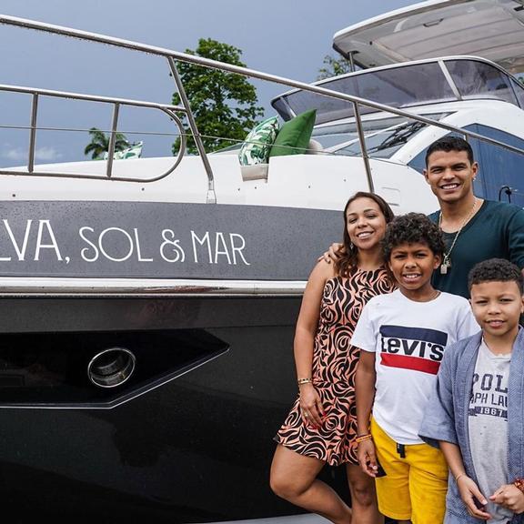 Thiago Silva compra iate-mansão de quase R$6 milhões