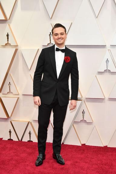 Confira os looks dos famosos no tapete vermelho do Oscar