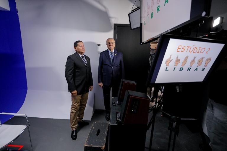 Vice-presidente da República Hamilton Mourão visita sede da TV Cultura
