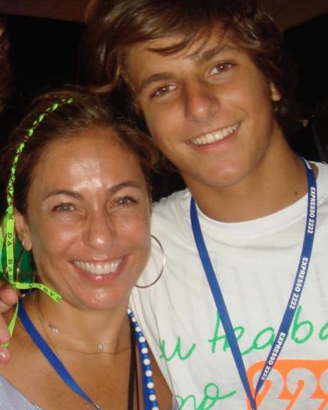 Cissa Guimarães relembra Carnaval ao lado de seu filho Rafael