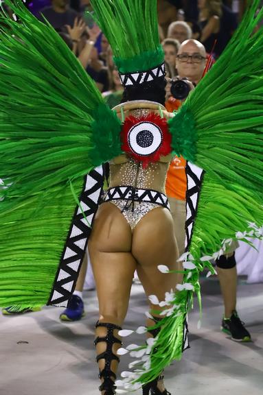 Mileide Mihaile brilha no desfile da Grande Rio