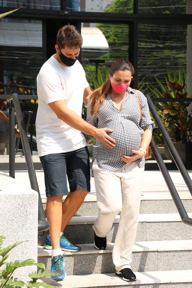 Prestes a dar à luz, Kamilla Salgado e Eliser são flagrados em São Paulo