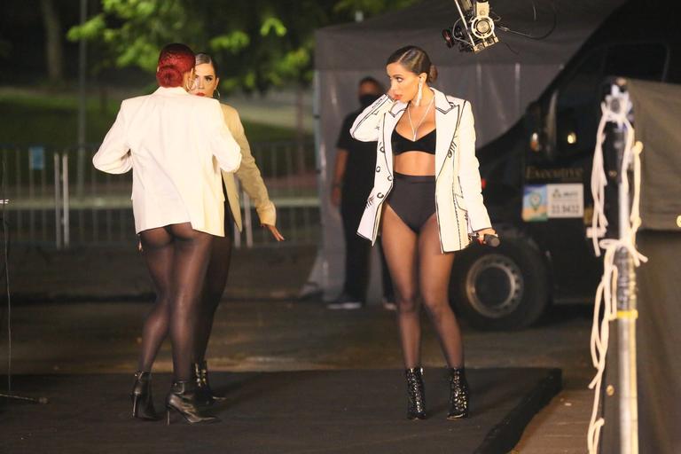 Anitta é flagrada gravando videoclipe no Rio 