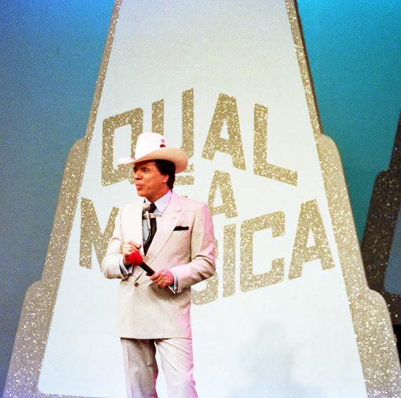 Silvio Santos apresentado o Qual é a Música em 1988 