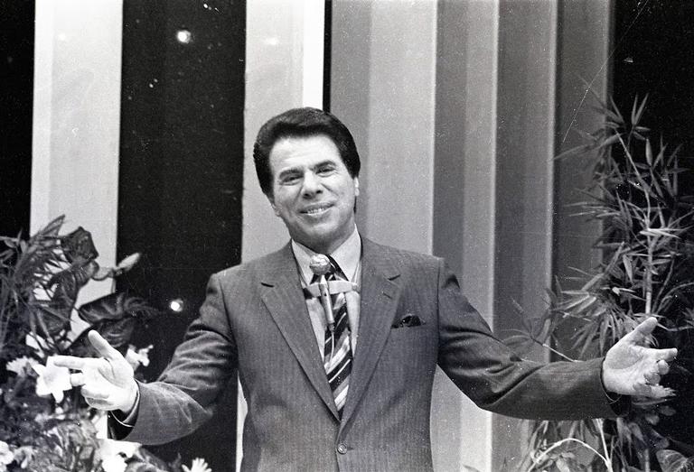 Silvio Santos apresentando o Show de Calouros em 1989 