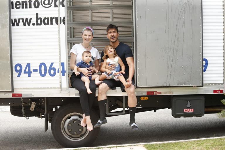 Julio Rocha se muda com a família para o interior de São Paulo