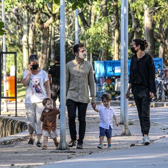 Thales Bretas e os filhos passeando com Susana Garcia na Lagoa Rodrigo de Freitas